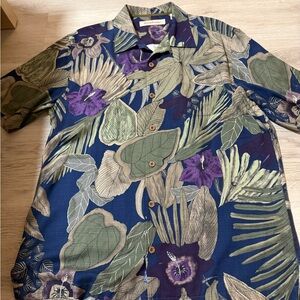 Tommy Bahama 100% Silk Hawaiian Button Down Camp Shirt Men’s Size Medium Floral